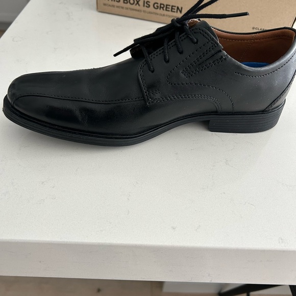 Clarks Black Leather Oxfords for Men main image 5